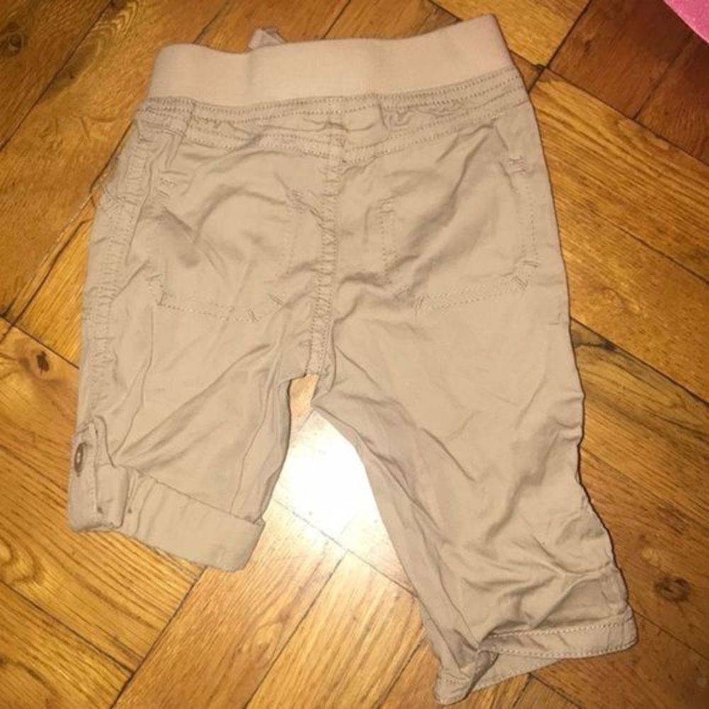 Baby cargo pants 6-9 months - Picture 2 of 2